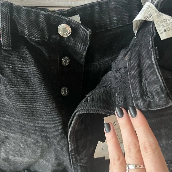 Zara Black Denim Cutoff Shorts - Picture 3 of 5